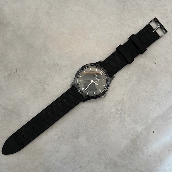 NEEDS BATTERY! Coach watch w/ black rubber band and silver accents. No scratches - Picture 1 of 2